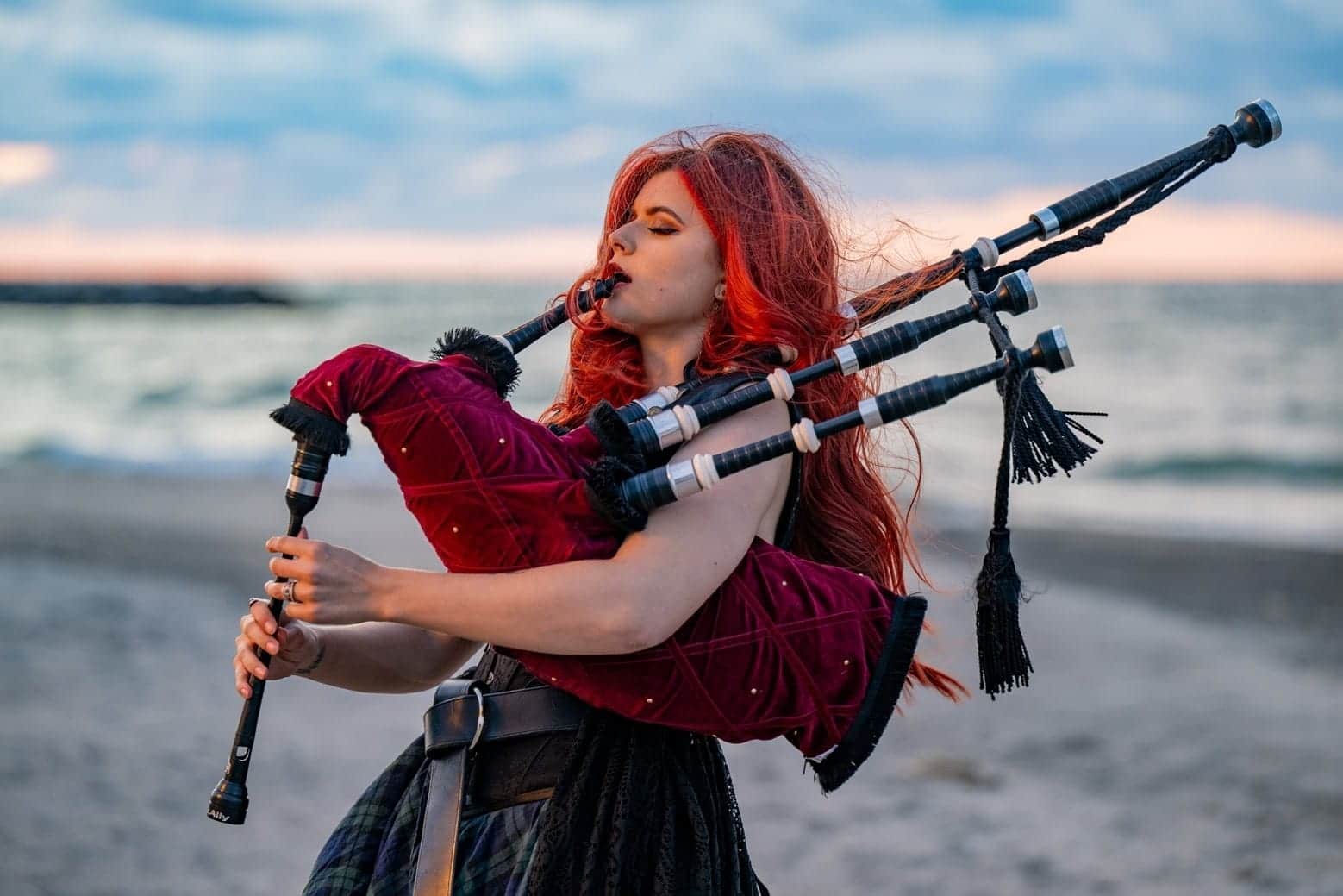 Motyw przewodni ze Skyrim zagrany na... dudach?